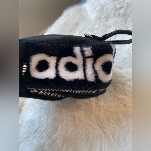 ADIDAS mini faux fur backpack - Picture 5 of 7